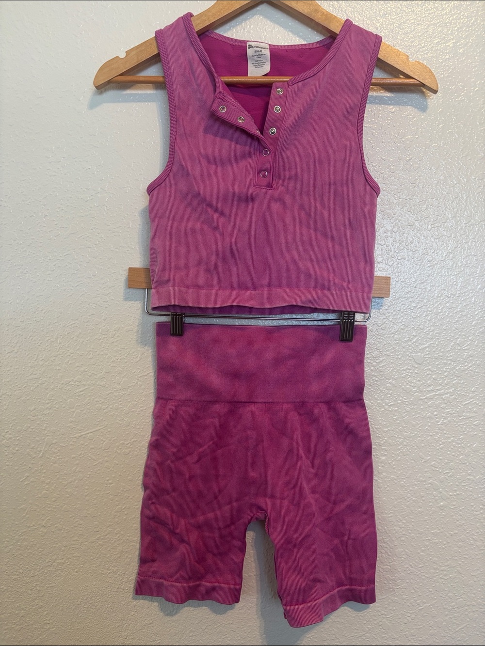 No Boundaries Women’s Magenta Tank & Bike Shorts Set